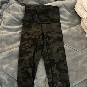 Lululemon 28” Wunder under camo